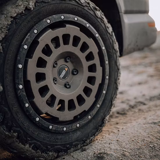 Twin Monotube Projekt Earth Sidenmatt AT 8X18 ET45 VW T5 / T6 / T6.1