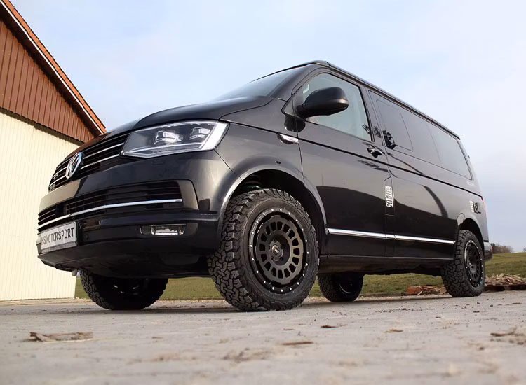 Twin Monotube Projekt Satinsvart AT 8X18 ET45 VW T5 / T6 / T6.1 / Amarok