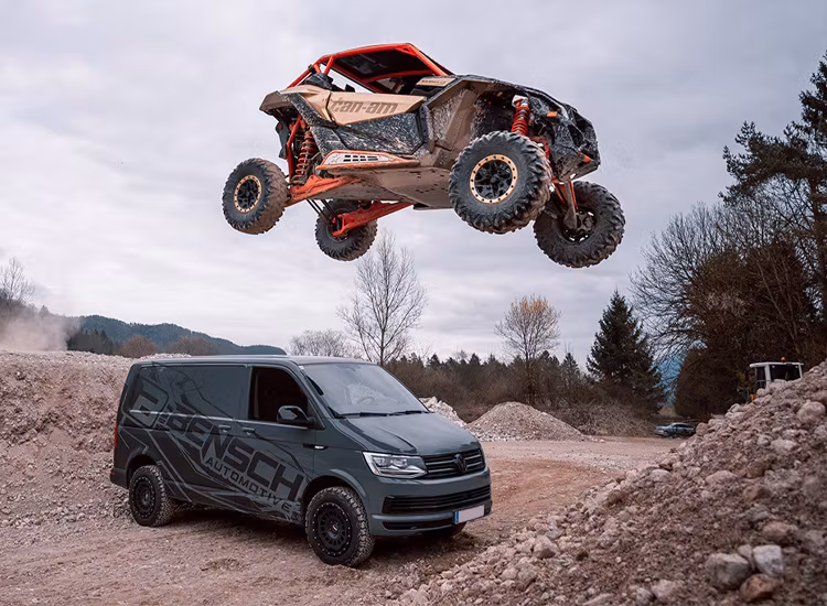 Twin Monotube Projekt Satinblack AT 8X17 ET40 VW T5 / T6 / Amarok