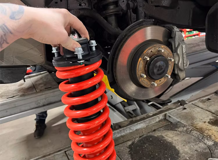 Pedders höjningssats HD Level 1 40mm Toyota Hilux 2015+