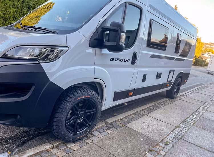 Komplett fälgpaket D47 Flatblack 8x18 5/118 ET38 245/60R18