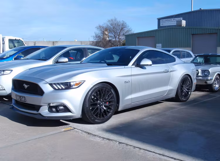 Pedders sänkningssats EziFit 30mm Ford Mustang 2015-2018