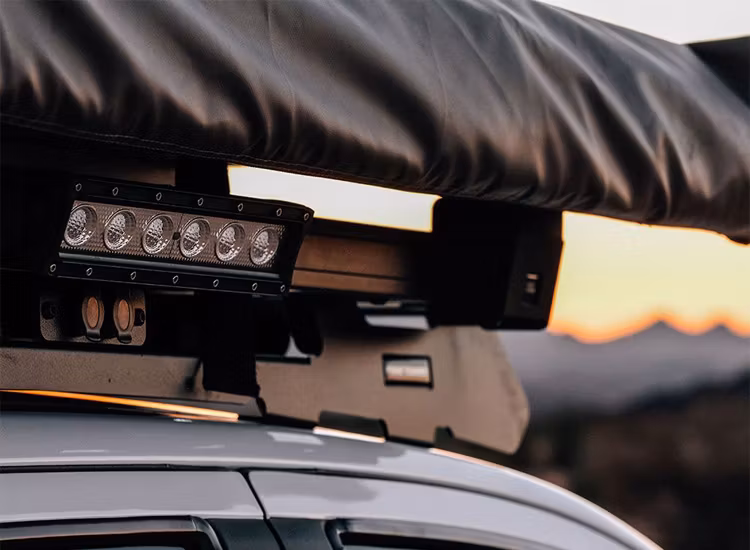 Adapterfäste för batwing markis till Front Runner takplattform