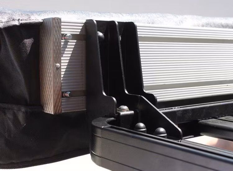 Adapterfäste för batwing markis till Front Runner takplattform