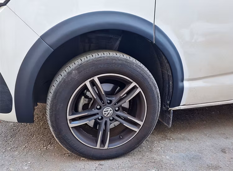 Skärmbreddare mattsvarta VW Transporter T6.1