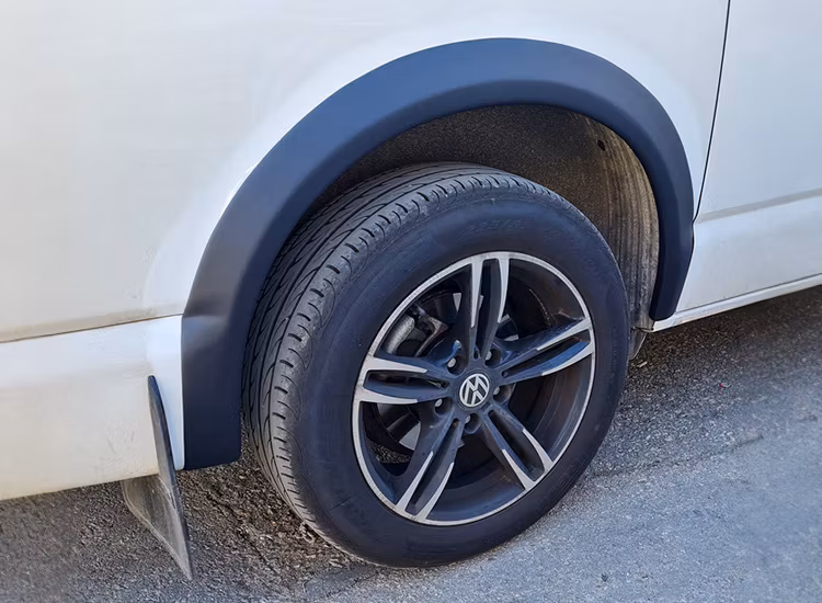 Skärmbreddare mattsvarta VW Transporter T6.1