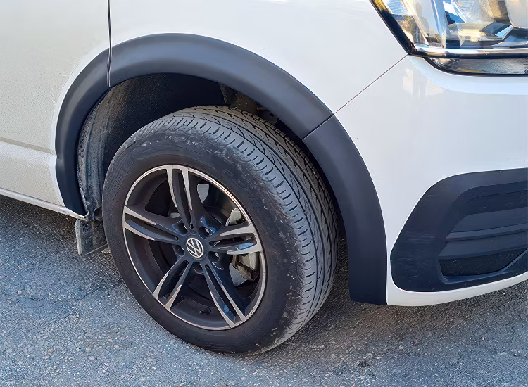 Skärmbreddare mattsvarta VW Transporter T6.1