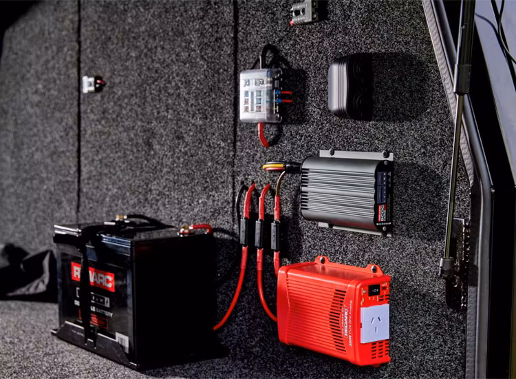 REDARC Core DC-DC laddare 40A & MPPT solcellsregulator