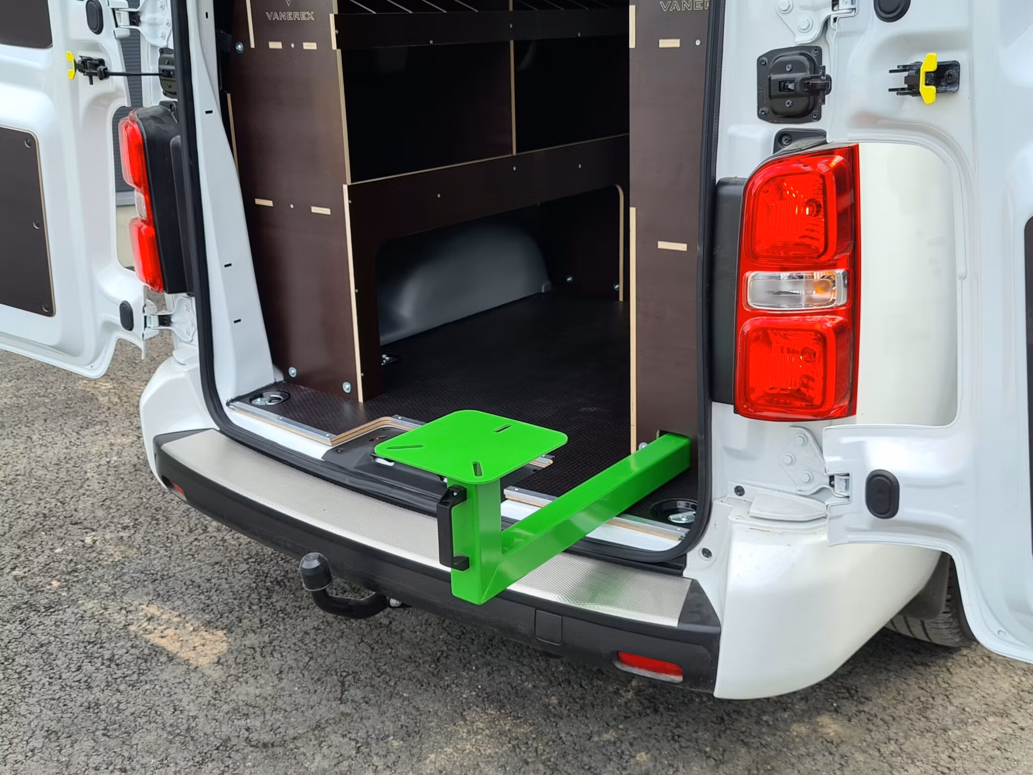 Utdragbar skruvstyckesbas Vanerex