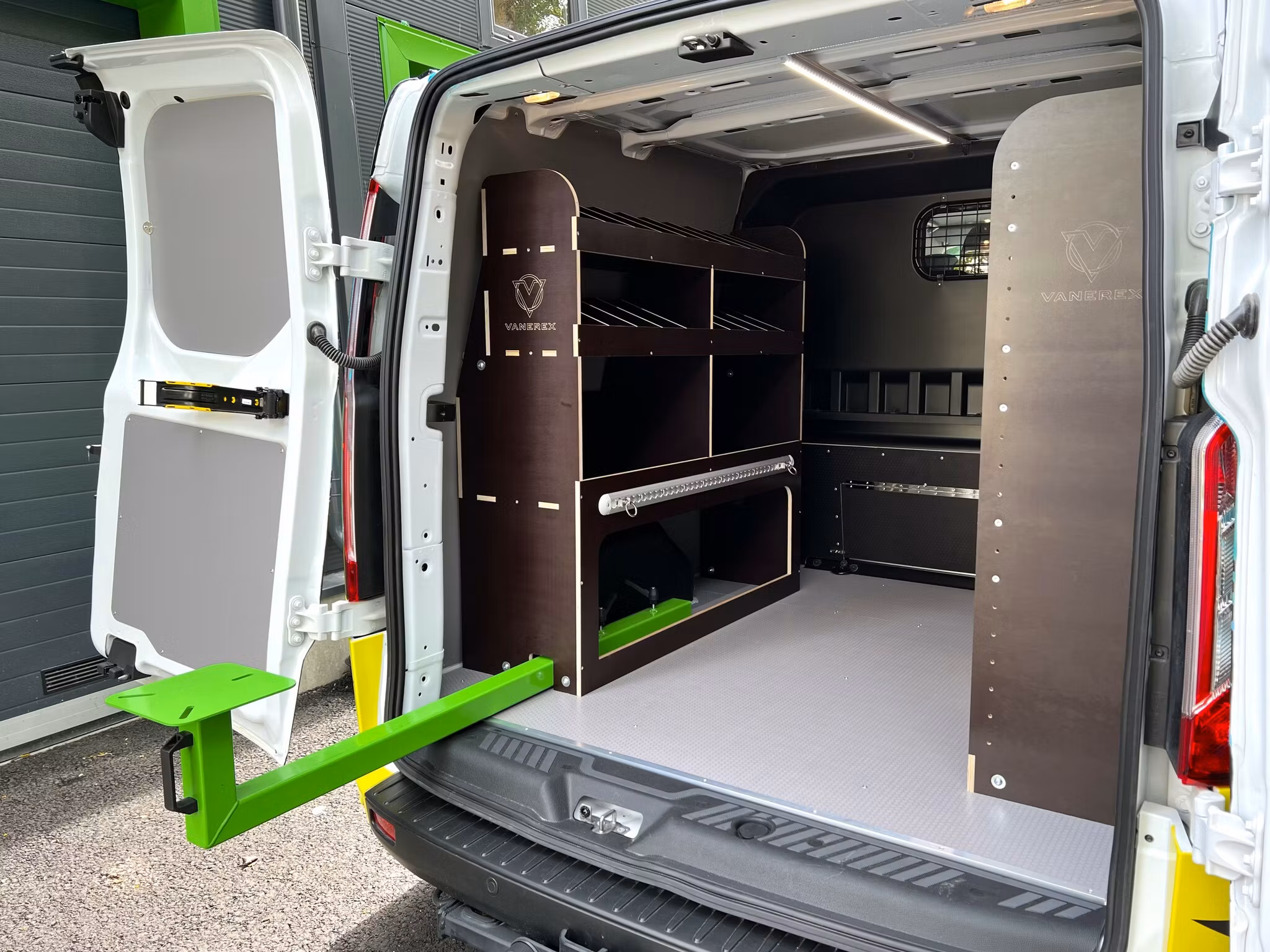 Utdragbar skruvstyckesbas Vanerex