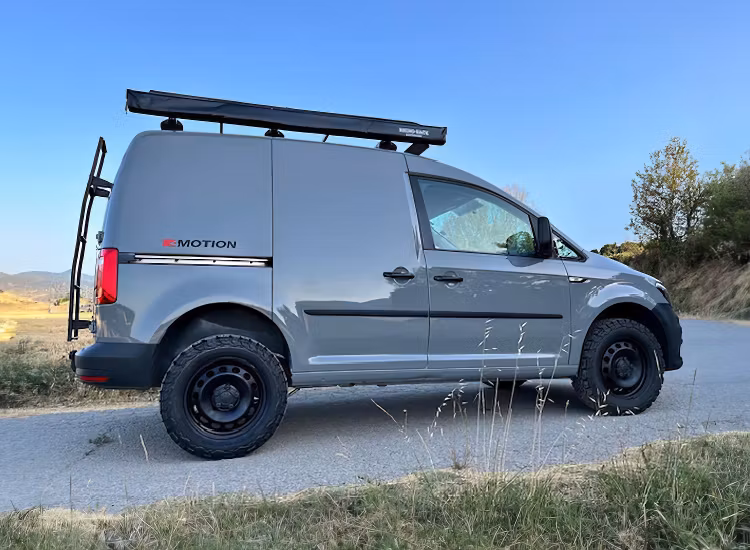 Höjningssats fram 30mm + bak 30mm VW Caddy 04-20 ink 4-Motion