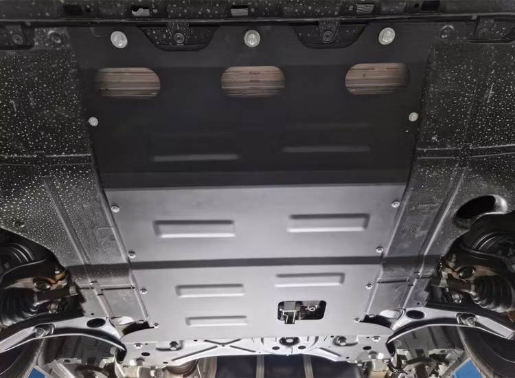 Underkörningsskydd motor / växellåda / kylare Fiat Ducato 2016-2023+