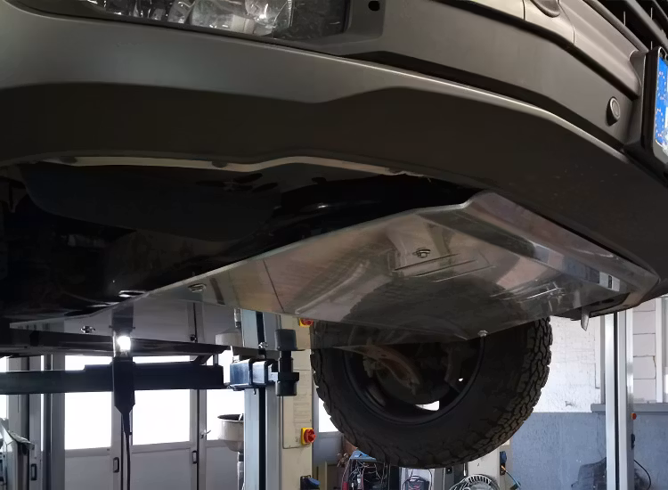 Underkörningsskydd motor / växellåda / kylare Volkswagen Transporter 2019-2023