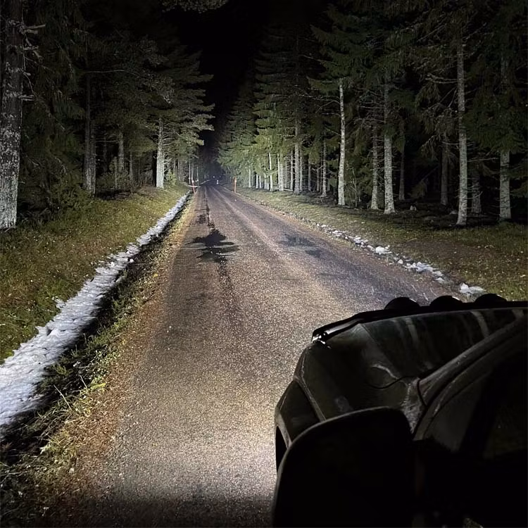 BaseX Lights 9 tum LED-extraljus med positionsljus