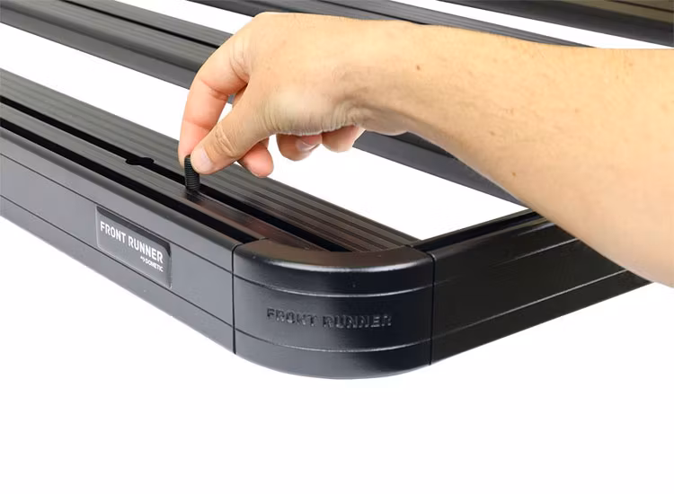 Front Runner takplattform Slimline II Rivian R1T 2022+