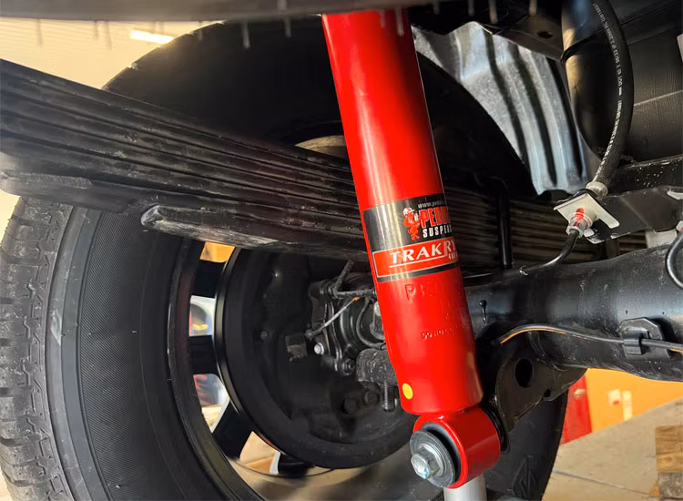 Pedders höjningssats EHD 300kg+ 40mm Toyota Hilux 2015+