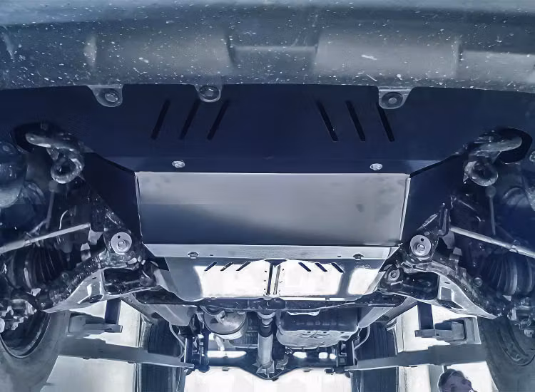 Underkörningsskydd / Hasplåt Toyota Hilux 2016+