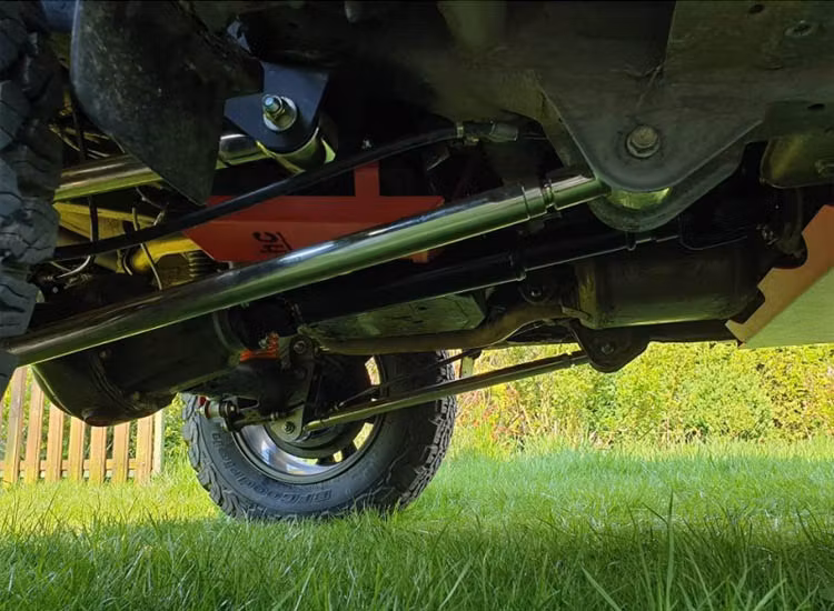 Underkörningsskydd till bränslefilter Suzuki Jimny 2018+