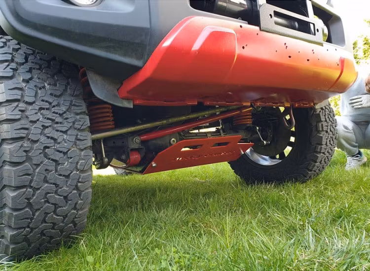 Underkörningsskydd till motor framaxel Suzuki Jimny 2018+