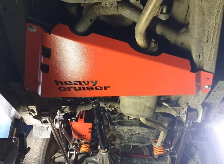 Underkörningsskydd till fördelningslåda Suzuki Jimny 2018+