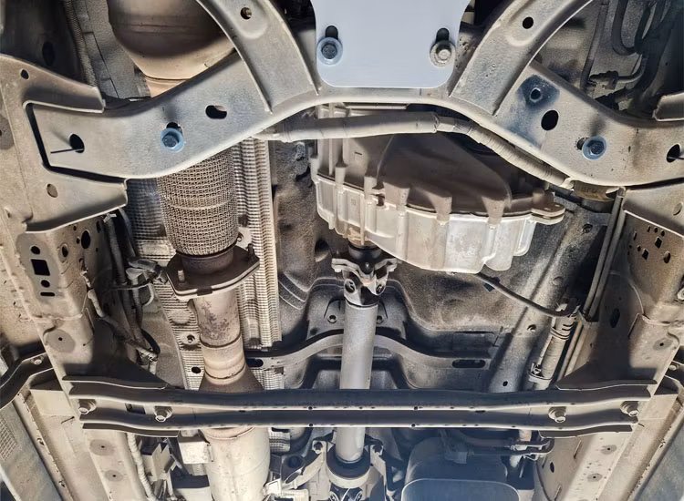 Underkörningsskydd Fördelningslåda VW Amarok 2023+