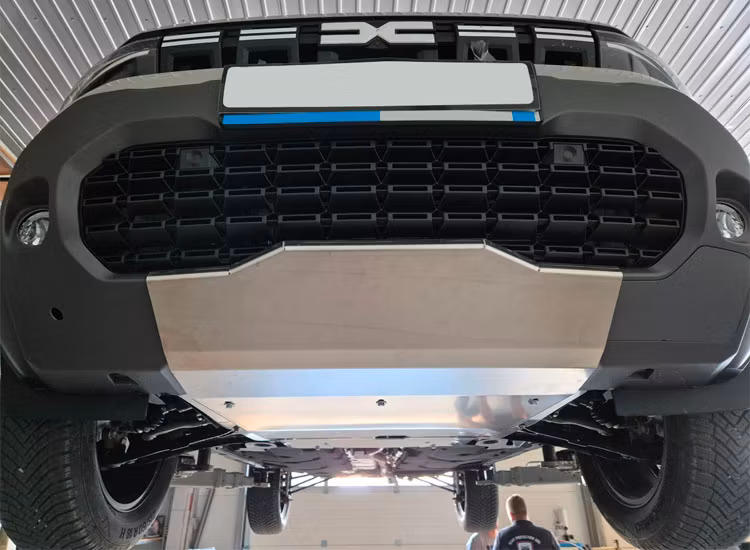 Underkörningsskydd Motor, Växellåda, Kylare Dacia Duster 4x4 2024+