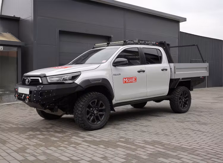 Transportflak med fällbara lämmar Toyota Hilux dubbelhytt 2015+