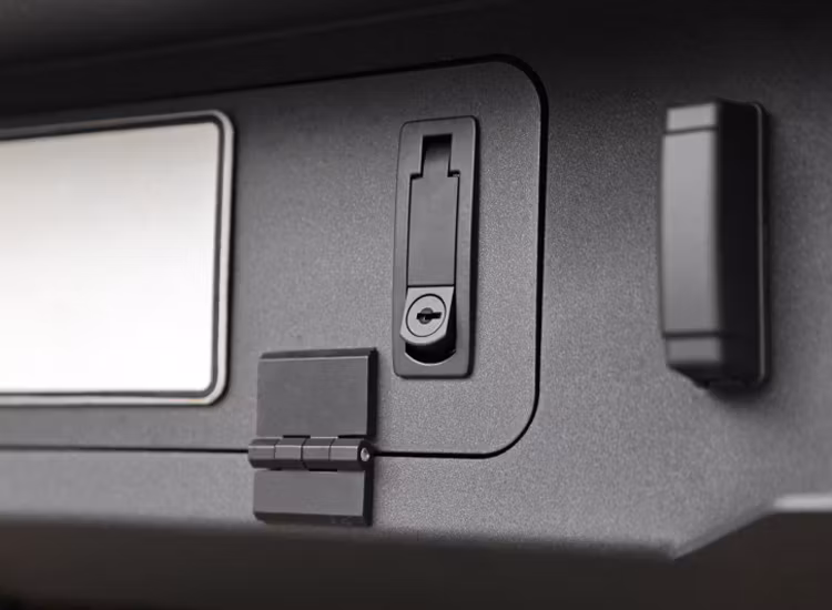 Transportflak med fällbara lämmar Toyota Hilux dubbelhytt 2015+