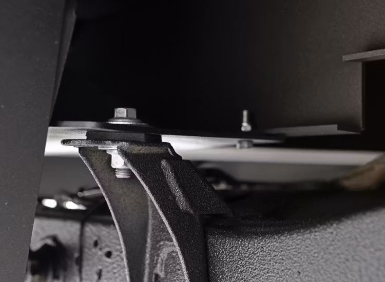 Transportflak med fällbara lämmar Toyota Hilux dubbelhytt 2015+