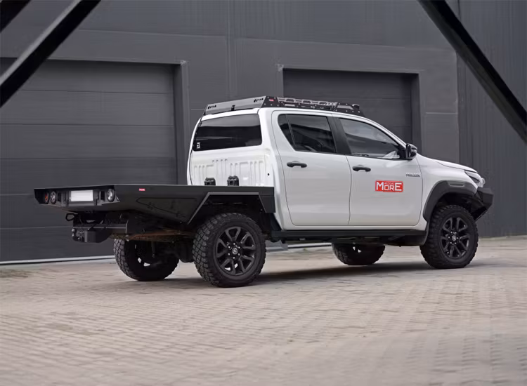 Transportflak med fällbara lämmar Toyota Hilux dubbelhytt 2015+