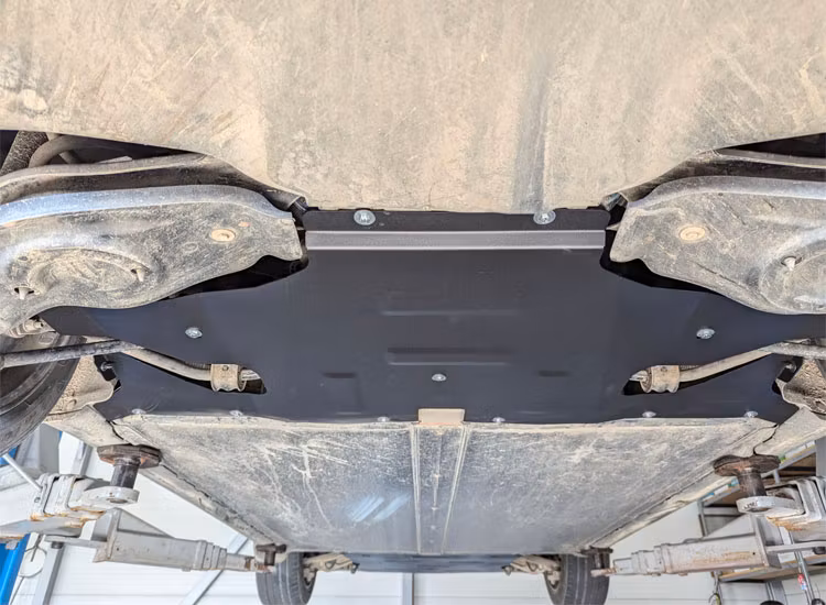 Underkörningsskydd främre elmotor Tesla Model Y 2020-2024