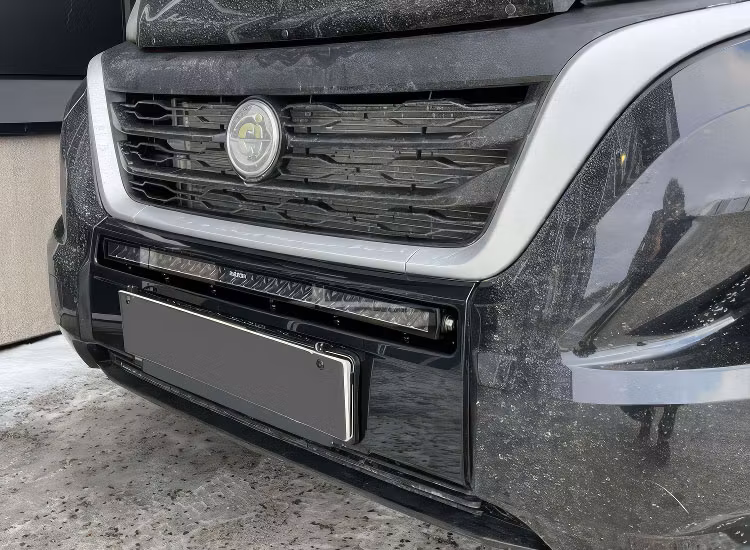 Modellanpassat extraljuspaket Razor Premium Fiat Ducato 2007+