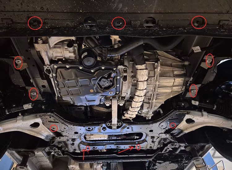 Hasplåt som skyddar din Renault Master 2024+ mot slag undertill