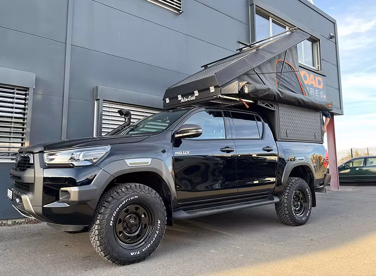 Fälgpaket Goss 8x17 6x139,7 ET20 CB106.1 Toyota Hilux 2006+