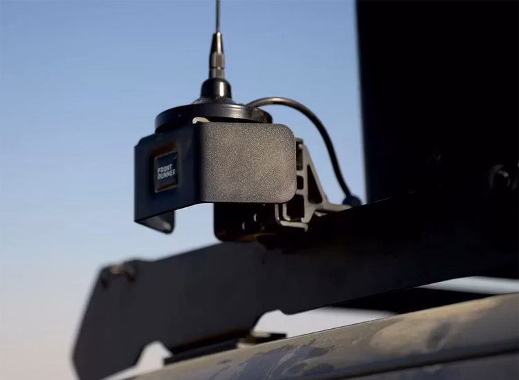 Sidomonterat tillbehörsfäste till Front Runner takplattform