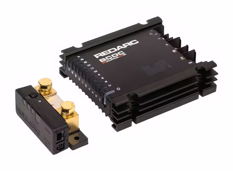 REDARC BCDC 12050R laddare 50A & MPPT solcellsregulator