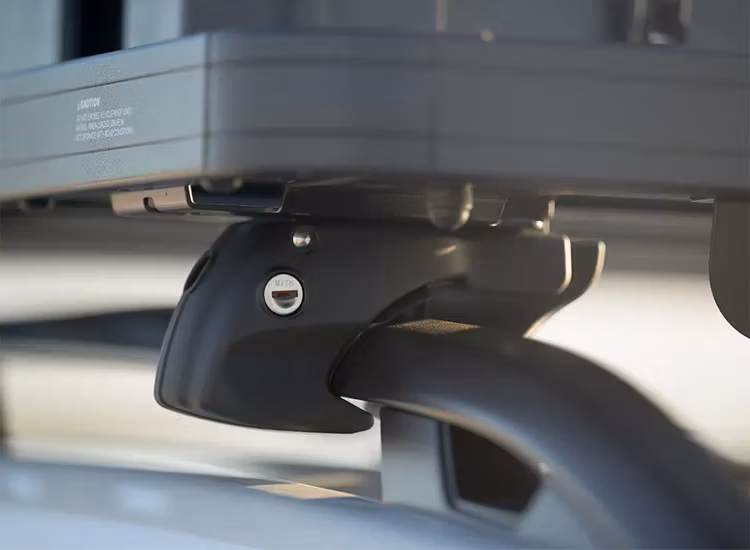 Front Runner takplattform Slimline II Grab-on fästen / förhöjda rails 1255mm x 1358mm