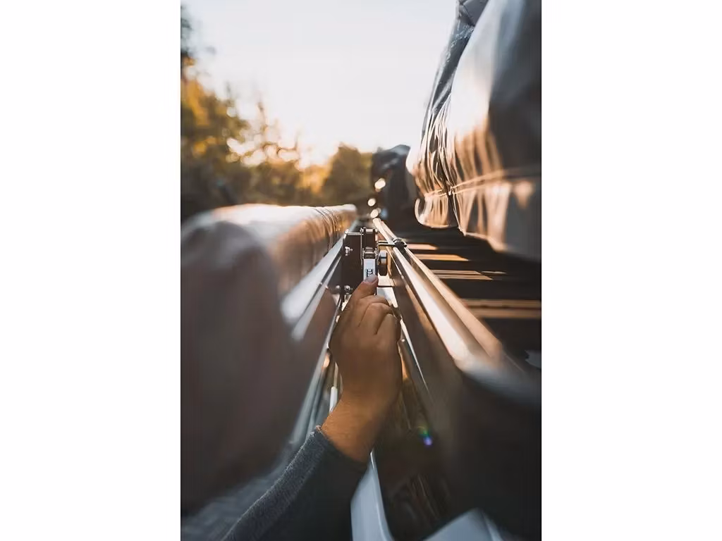 Snabbfäste för markis till Front Runner takplattform