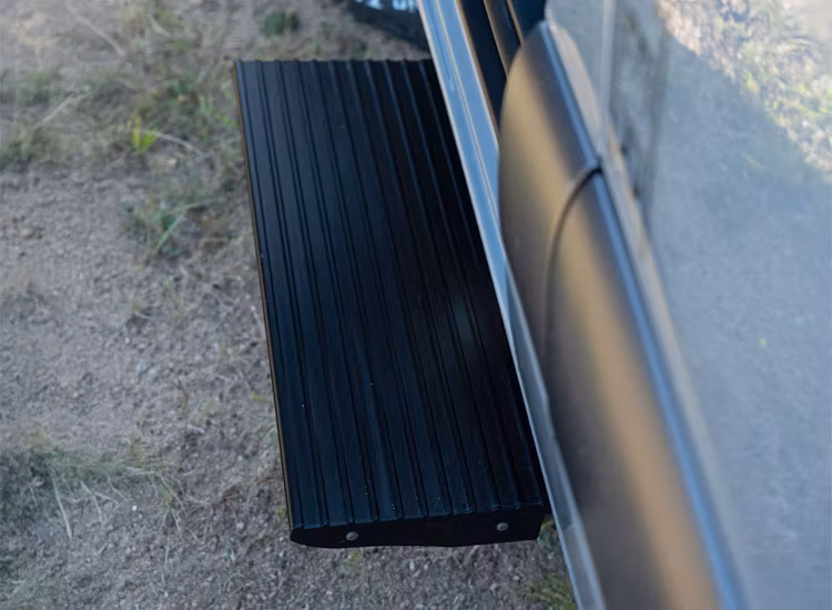 V-BOARD automatiskt sidosteg för VW Crafter och Mercedes Sprinter