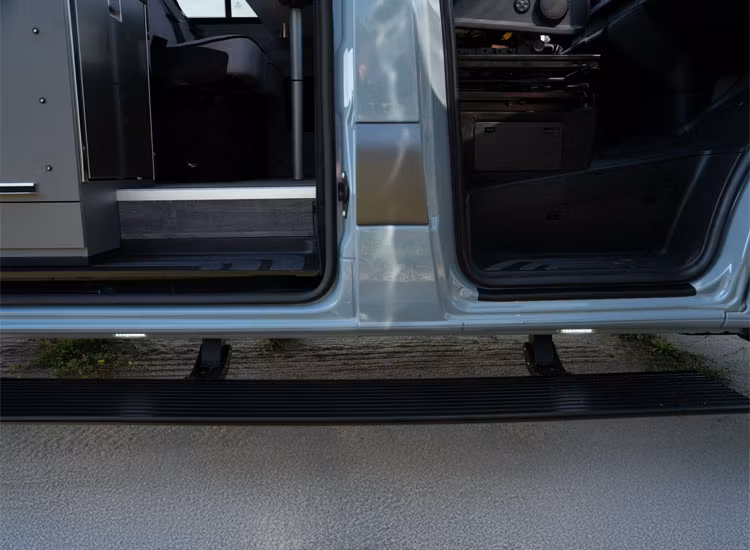V-BOARD automatiskt sidosteg för VW Crafter och Mercedes Sprinter