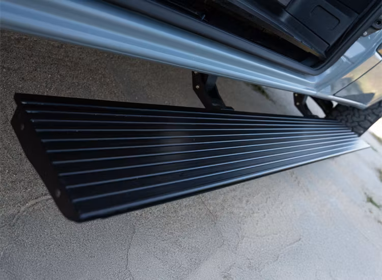 V-BOARD automatiskt sidosteg för VW Crafter och Mercedes Sprinter