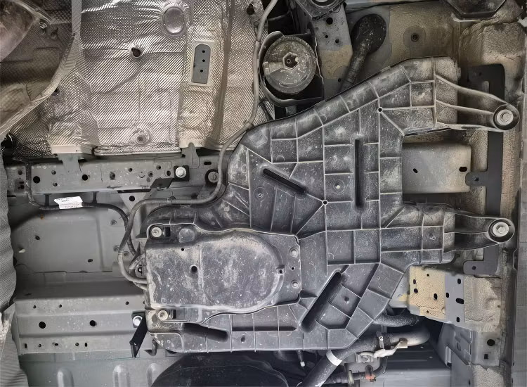 Underkörningsskydd Adblue Ford Transit Custom 2023+