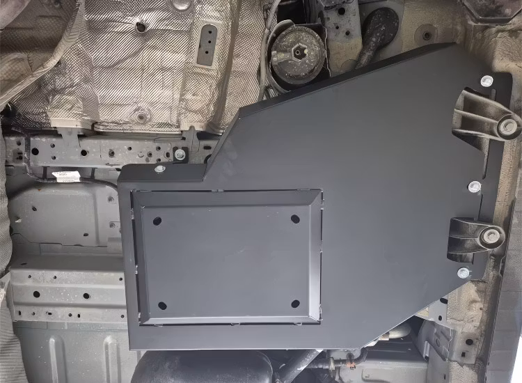 Underkörningsskydd Adblue Ford Transit Custom 2023+