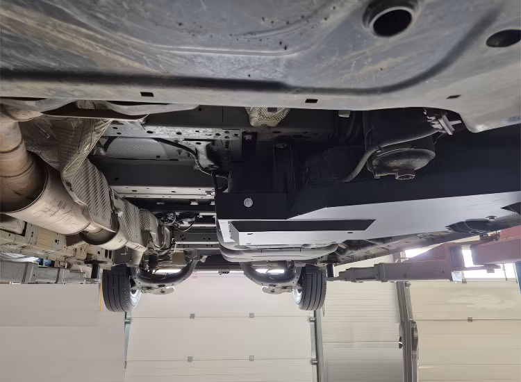 Underkörningsskydd Adblue Ford Transit Custom 2023+