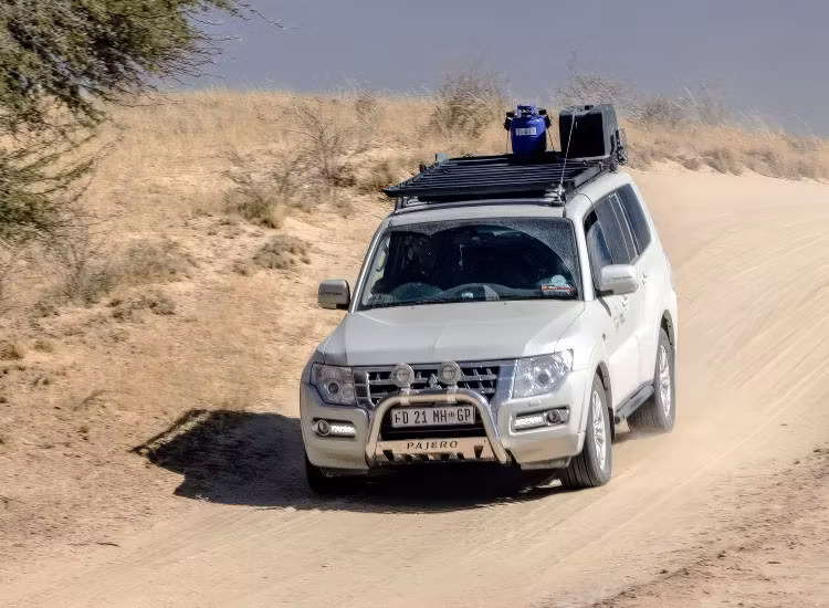 Front Runner takplattform Slimline II Mitsubishi Pajero CK/BK LWB 2006+