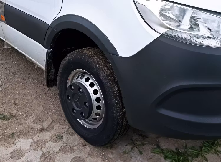 Skärmbreddare mattsvarta Mercedes Sprinter 2018+