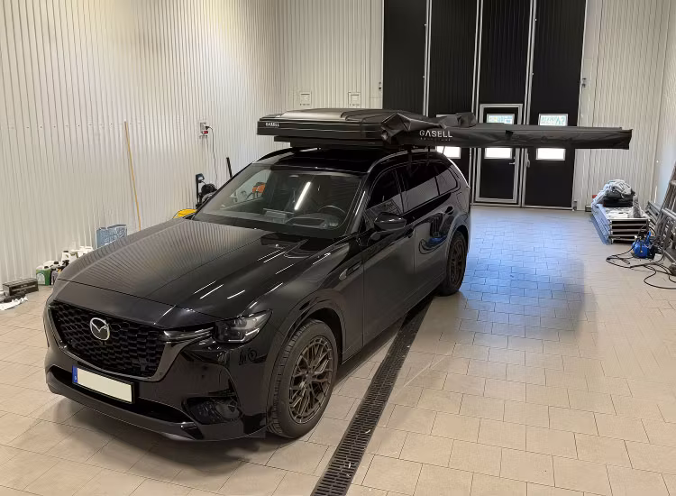 Frontrunner takplatform Slimline II monterad på en Mazda CX-80 2025