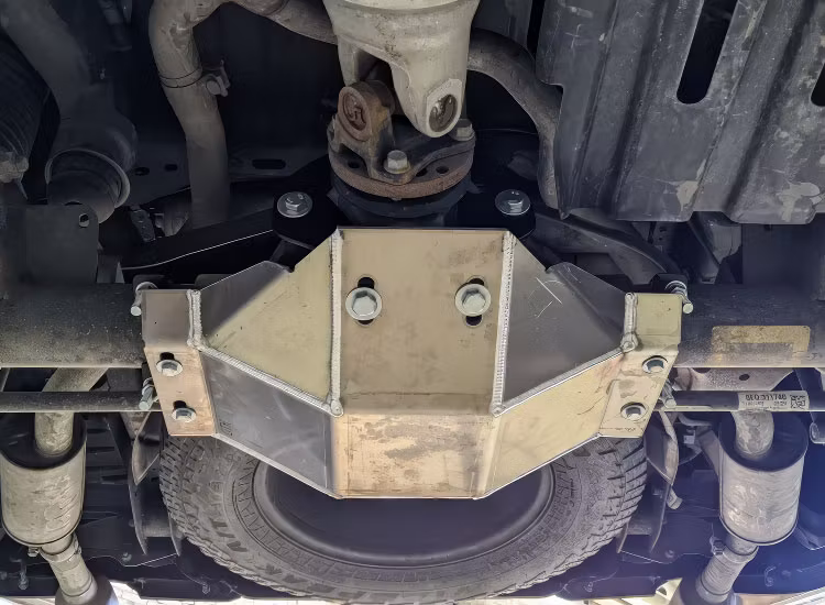 Hasplåt bakaxel Alu 5 mm Dodge RAM 1500 2019-2024