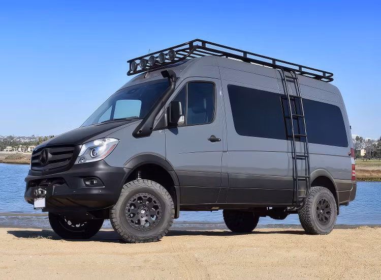 Black Rhino Warlord 8x17 6/130 ET52 CB84.1 Mercedes Sprinter