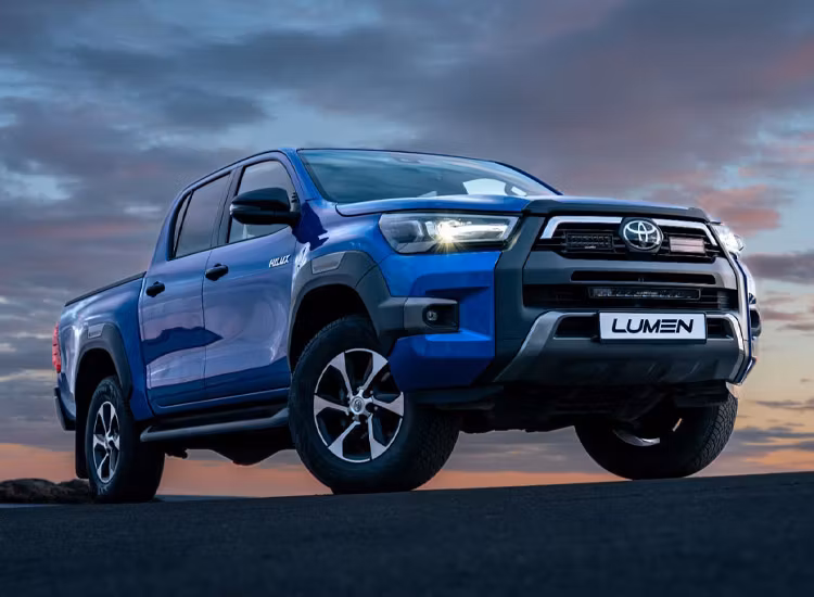 Lumen grillkit Helios SQ16 Toyota Hilux SR+ Invincible X